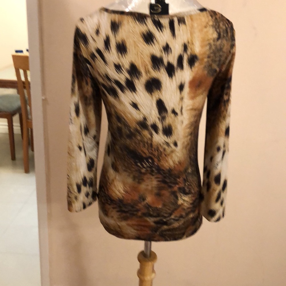 Top. - Picture 2 of 11